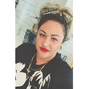 Meet your Posher, Katherine